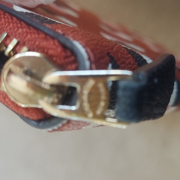 Coach Red and Pink Heart Print Women's Zip around  Wallet - Picture 2 of 6